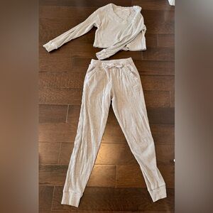 Alo Yoga Muse Grey V-Neck Sweater & Sweatpants set